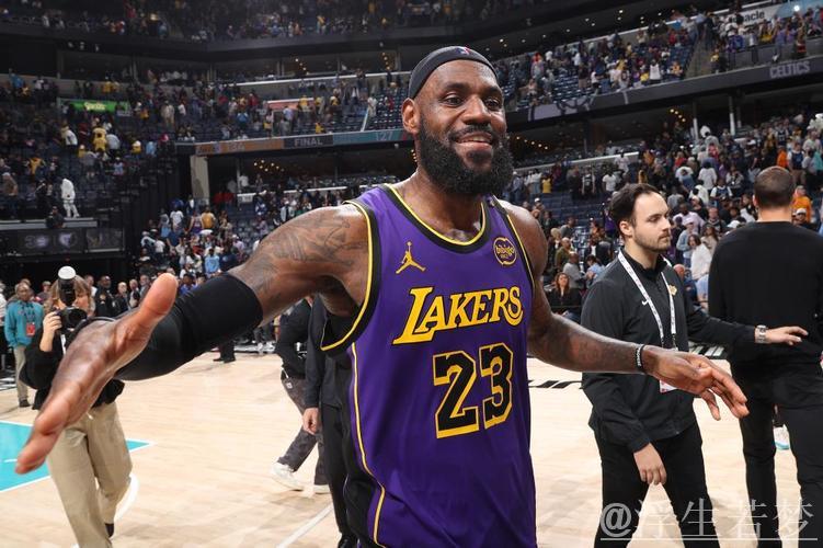 詹姆斯达成42000分成就，湖人三巨头合力斩获85分击败灰熊